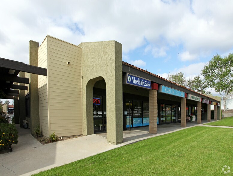 22706-22762 Aspan St, Lake Forest, CA à louer - Photo de l’immeuble – Image 2 sur 27