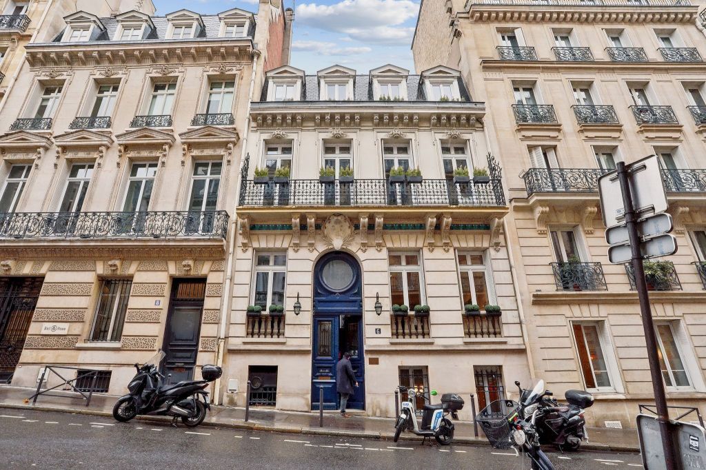 6 Rue Copernic, Paris à louer Photo de l’immeuble– Image 1 sur 9
