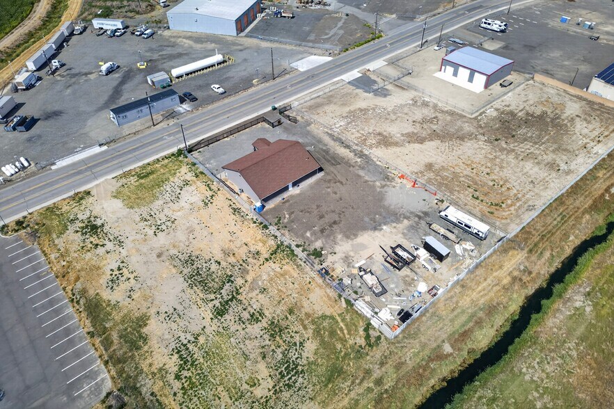 506 E Stover Rd, Grandview, WA à vendre - Photo de l’immeuble – Image 3 sur 25
