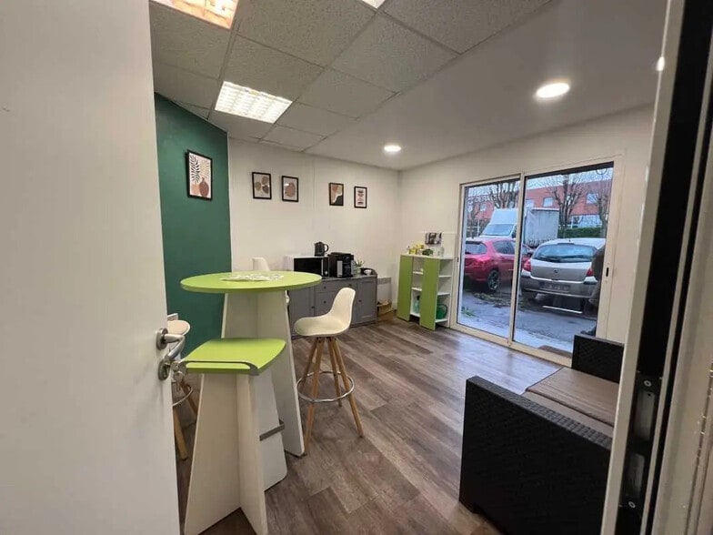 69 Rue De La Belle Etoile, Roissy-en-France à louer - Photo de l’immeuble – Image 1 sur 9