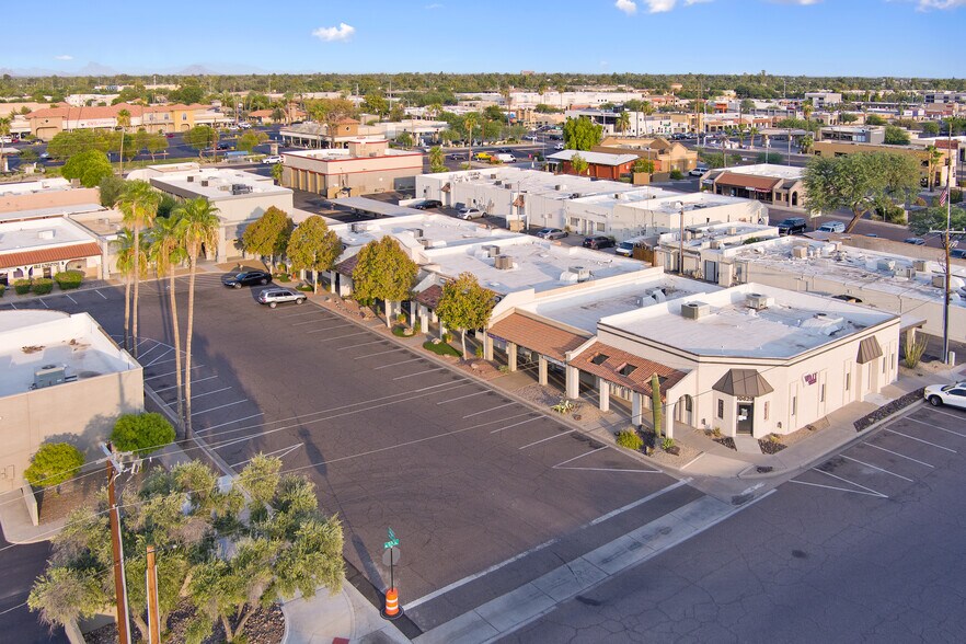 7119-7125 E Sahuaro Dr, Scottsdale, AZ à louer - Photo de l’immeuble – Image 3 sur 5