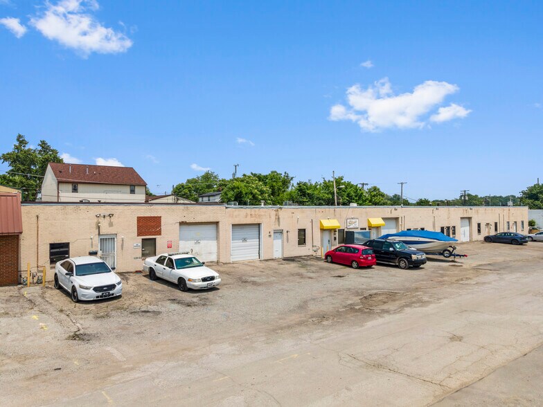 2214-2228 E 44th St, Indianapolis, IN à vendre - Photo de l’immeuble – Image 2 sur 15