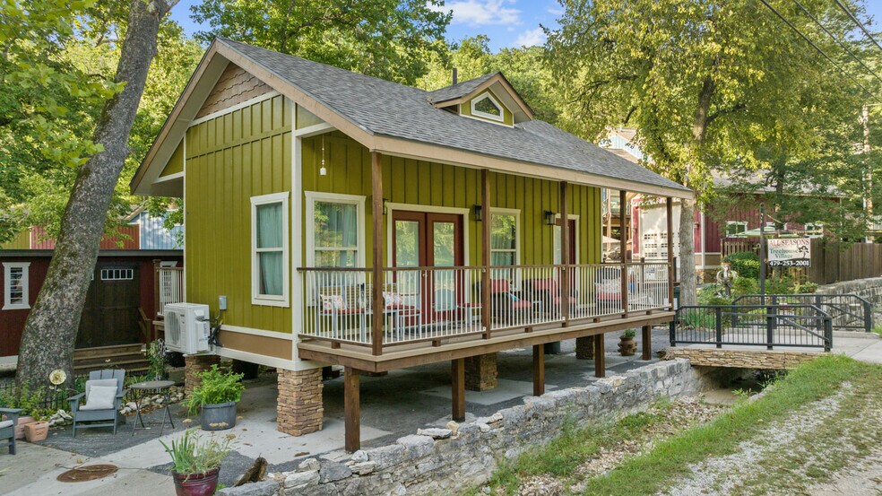 275 N Main St, Eureka Springs, AR à vendre - Photo de l’immeuble – Image 2 sur 48