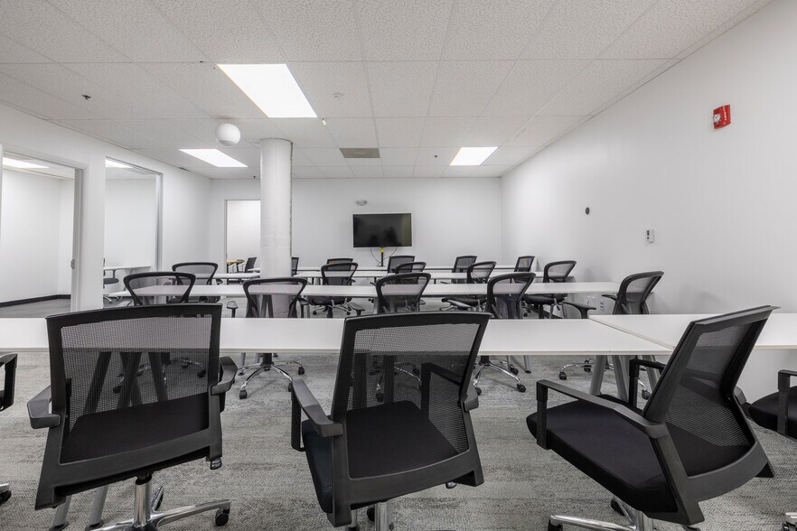 25 N Market St, Jacksonville, FL à louer - Photo de l’immeuble – Image 2 sur 26