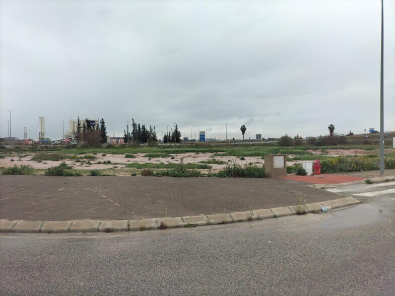 Industriel/Logistique dans Cox à vendre - Photo de l’immeuble – Image 2 sur 31