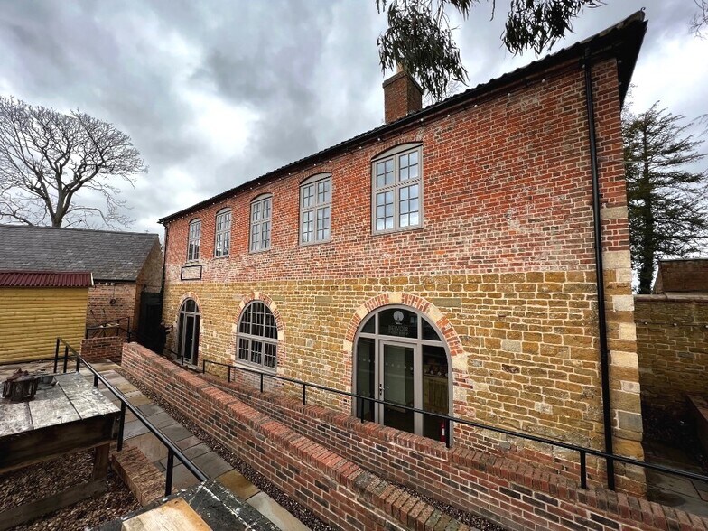 Woolsthorpe Rd, Grantham à louer - Photo de l’immeuble – Image 2 sur 7