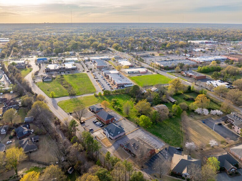 Macon Rd, Cordova, TN à vendre - Photo de l’immeuble – Image 3 sur 13
