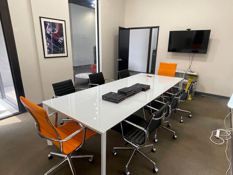 4651 Sunbelt Dr, Addison, TX à vendre - Photo intérieure – Image 2 sur 9