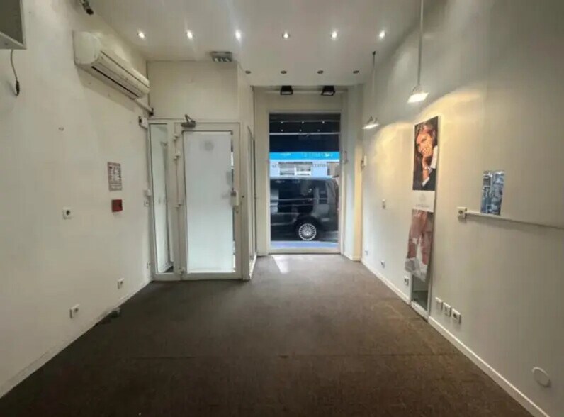 Local commercial dans Paris à louer - Photo de l’immeuble – Image 3 sur 8