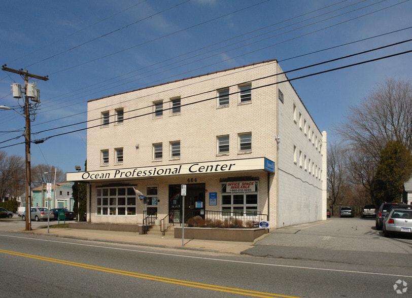 464 Ocean Ave, New London, CT à louer - Photo de l’immeuble – Image 2 sur 4