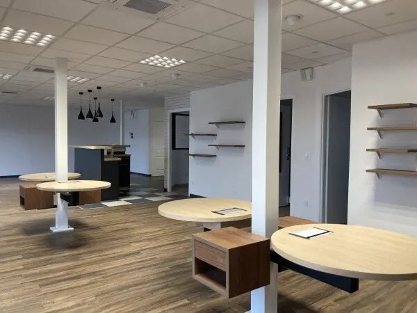Local d’activités dans Argelès-sur-Mer à louer Photo de l’immeuble– Image 1 sur 5