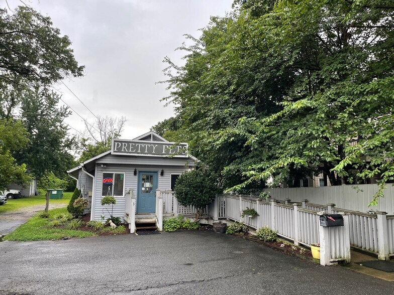 8369 Richmond Hwy, Alexandria, VA à vendre - Photo de l’immeuble – Image 2 sur 3