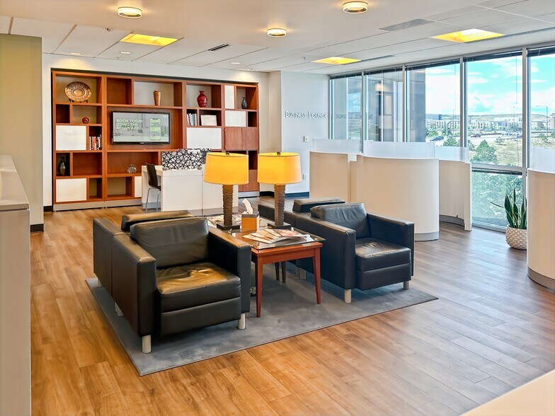 9800 Mt Pyramid Ct, Englewood, CO à louer - Photo intérieure – Image 2 sur 20