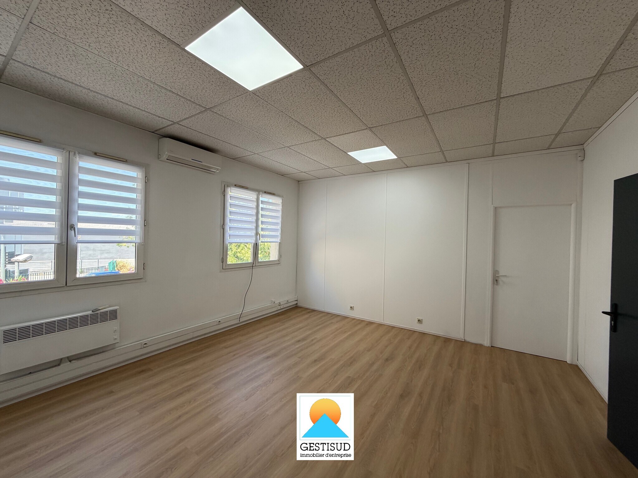 248 Avenue Des Paluds, Aubagne à louer Photo de l’immeuble– Image 1 sur 6