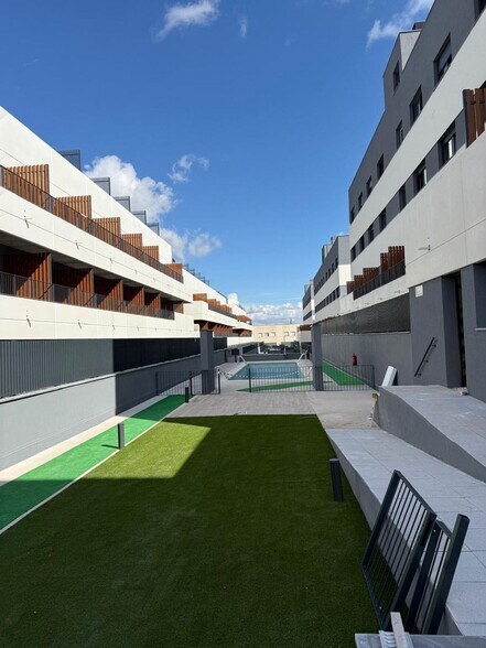 Calle de Fuerteventura, 5-9, San Sebastián de los Reyes, Madrid à louer - Photo de l’immeuble – Image 3 sur 11