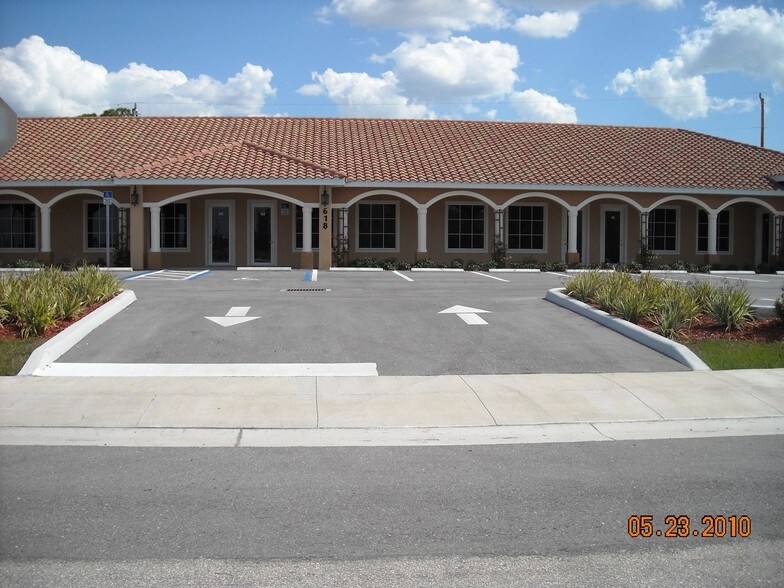 618 SW 3rd St, Cape Coral, FL à louer - Photo de l’immeuble – Image 2 sur 3