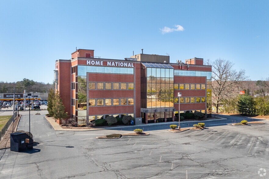 100 Medway Rd, Milford, MA à louer - Photo de l’immeuble – Image 1 sur 5