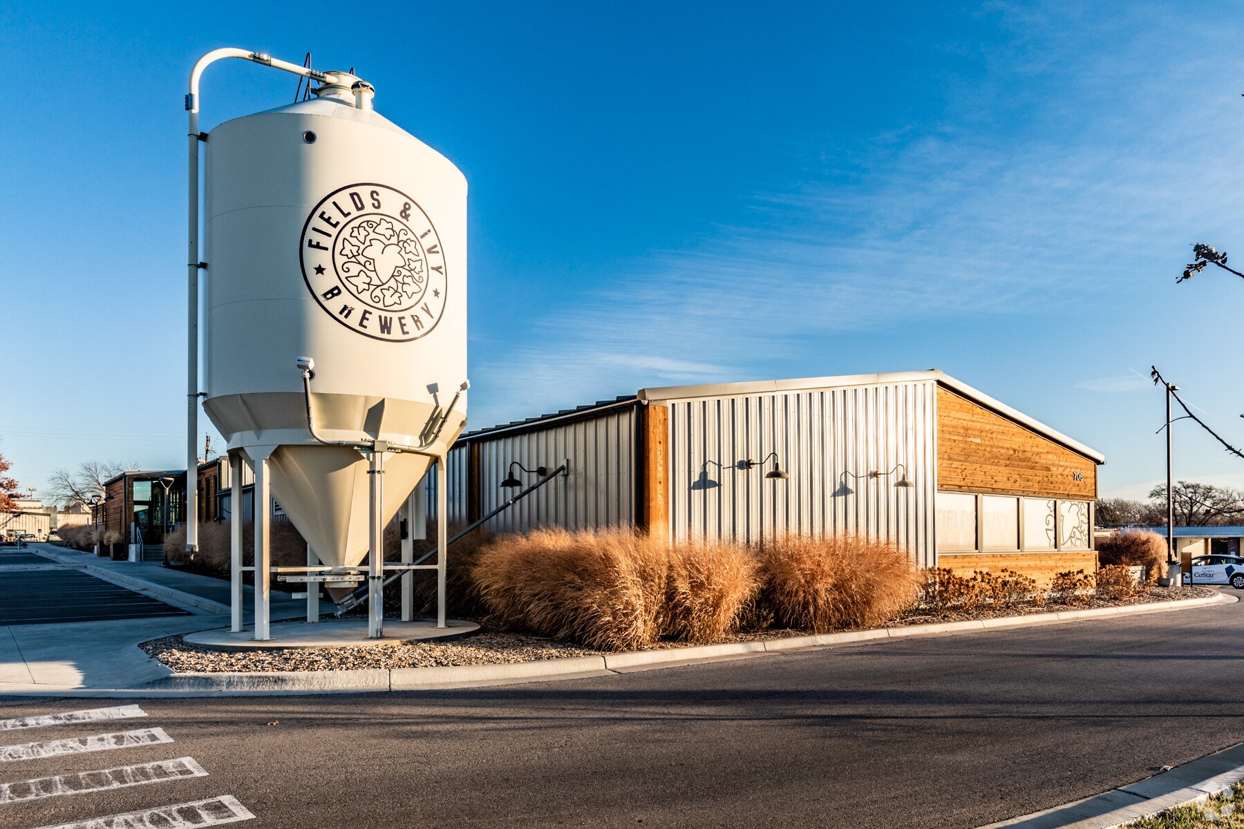 706 E 23rd St, Lawrence, KS à vendre Photo principale– Image 1 sur 17