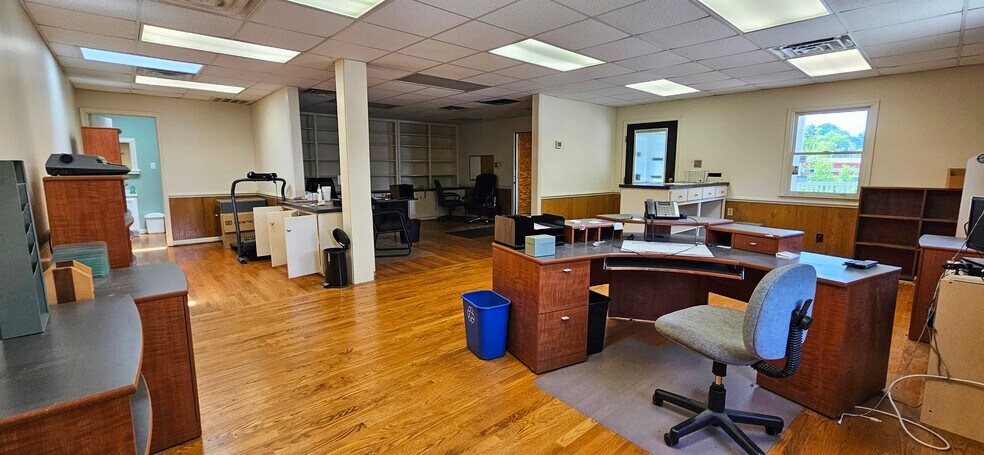 2412 Marsh St, Lynchburg, VA à vendre - Photo intérieure – Image 3 sur 18