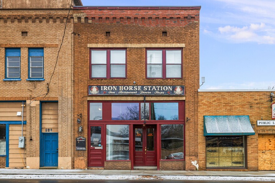 24 #3 South Andrews Ave, Hot Springs, NC à vendre - Photo principale – Image 1 sur 32