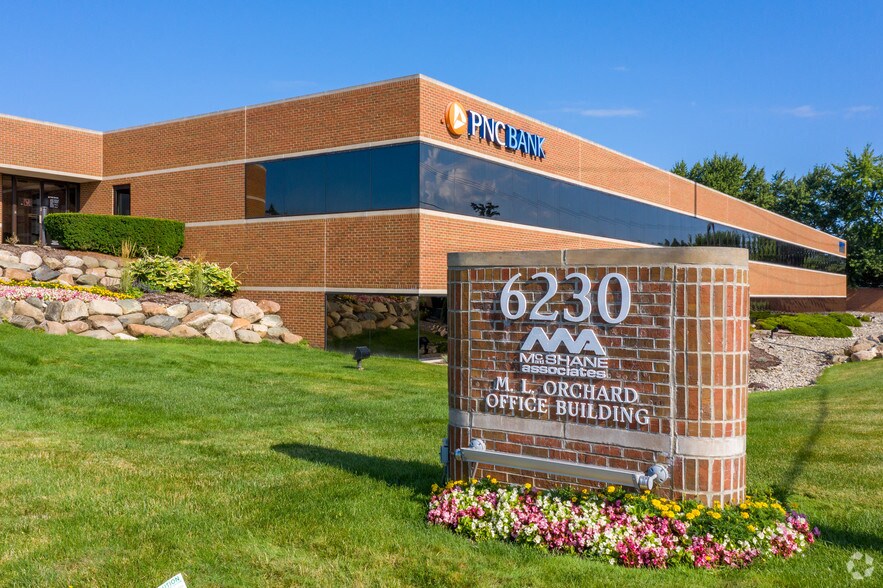 6230 Orchard Lake Rd, West Bloomfield, MI à louer - Photo de l’immeuble – Image 2 sur 11