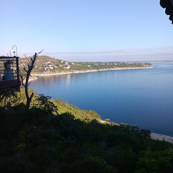 1390 O C Trout Dr. dr, Canyon Lake, TX à vendre - Photo de l’immeuble – Image 2 sur 3