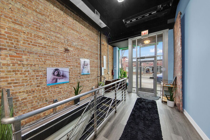 4235 S Archer Ave, Chicago, IL à vendre - Photo de l’immeuble – Image 2 sur 41