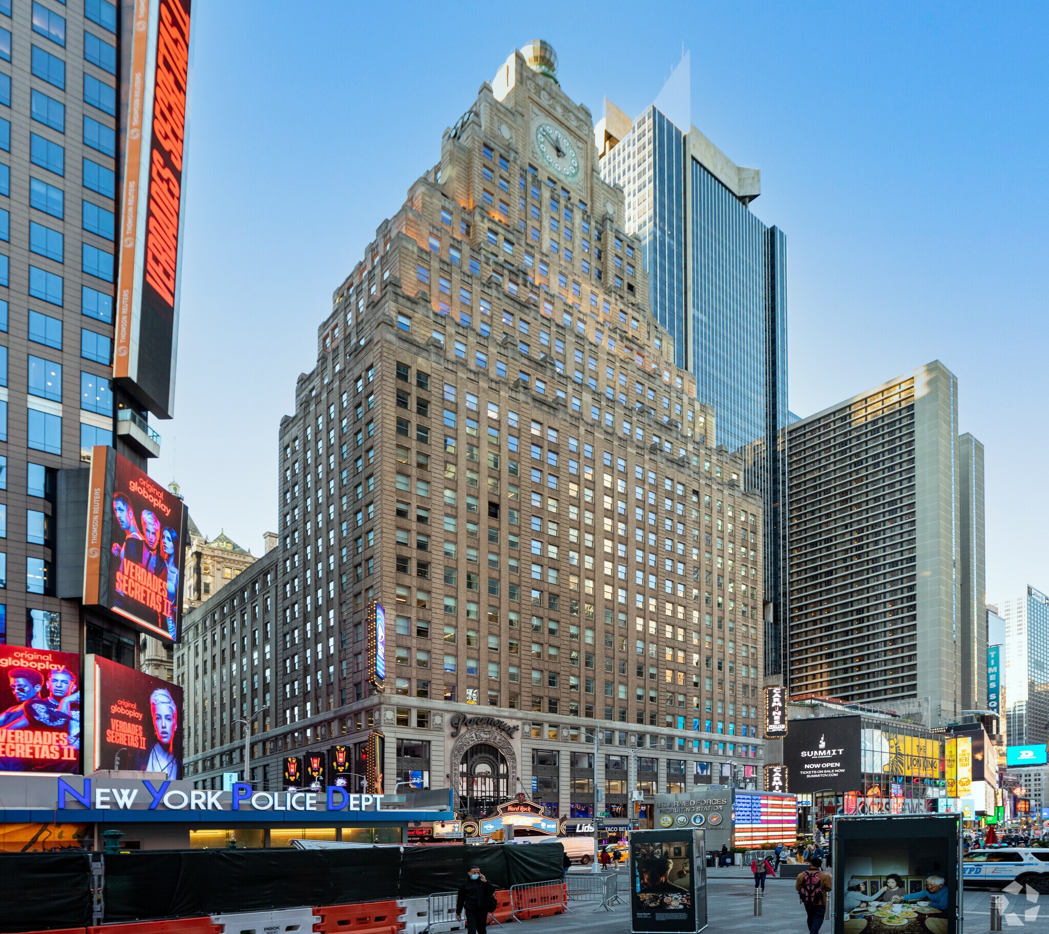 1501 Broadway, New York, NY à louer Photo principale– Image 1 sur 25