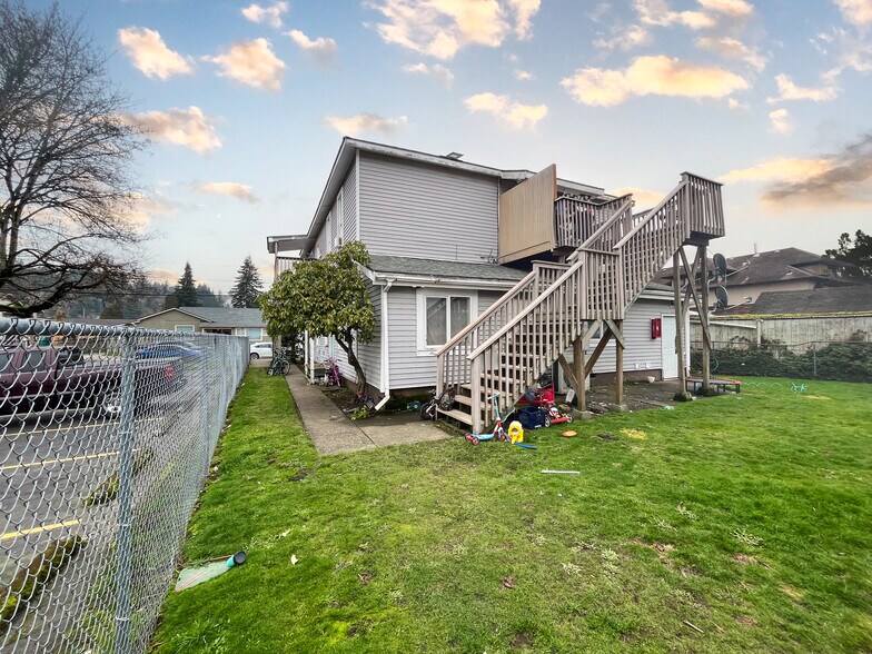 306 Grant St, Kelso, WA à vendre - Photo de l’immeuble – Image 2 sur 8