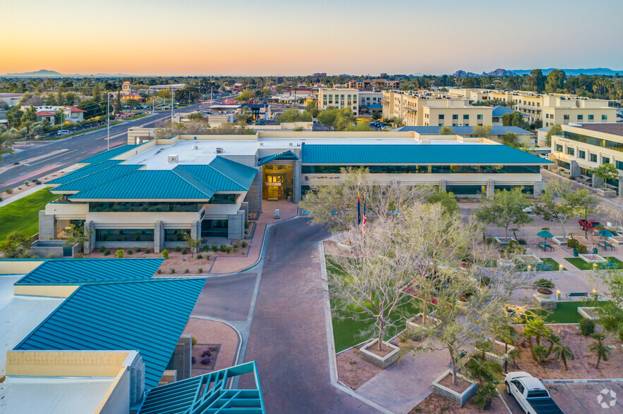 6710 N Scottsdale Rd, Scottsdale, AZ à louer - Photo de l’immeuble – Image 3 sur 26