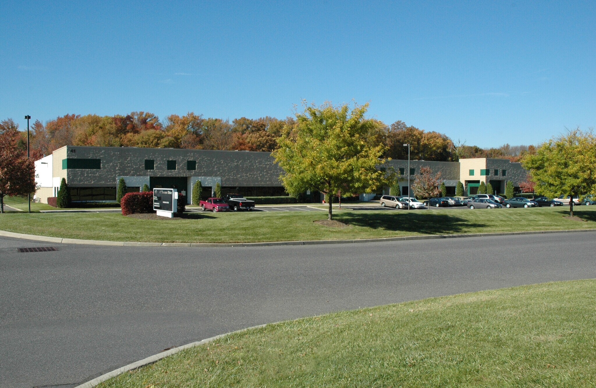 41 Twosome Dr, Moorestown, NJ à louer Photo de l’immeuble– Image 1 sur 7