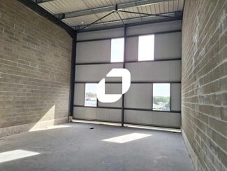 Plus de détails pour Bureau, Local d'activités à louer