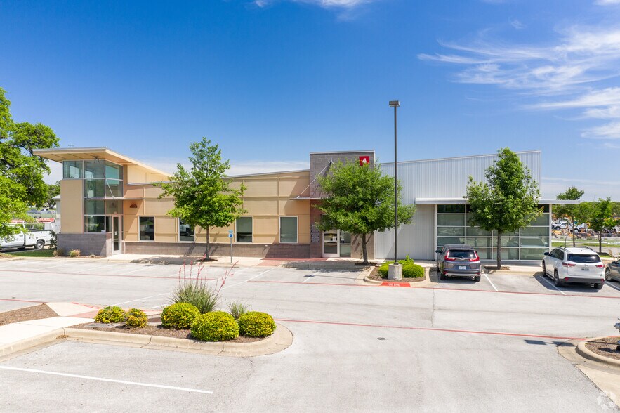 9811 S IH-35, Austin, TX à louer - Photo de l’immeuble – Image 2 sur 5