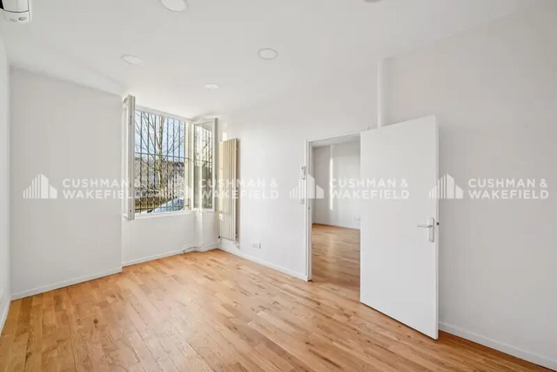 Bureau dans Paris à louer - Photo de l’immeuble – Image 2 sur 12