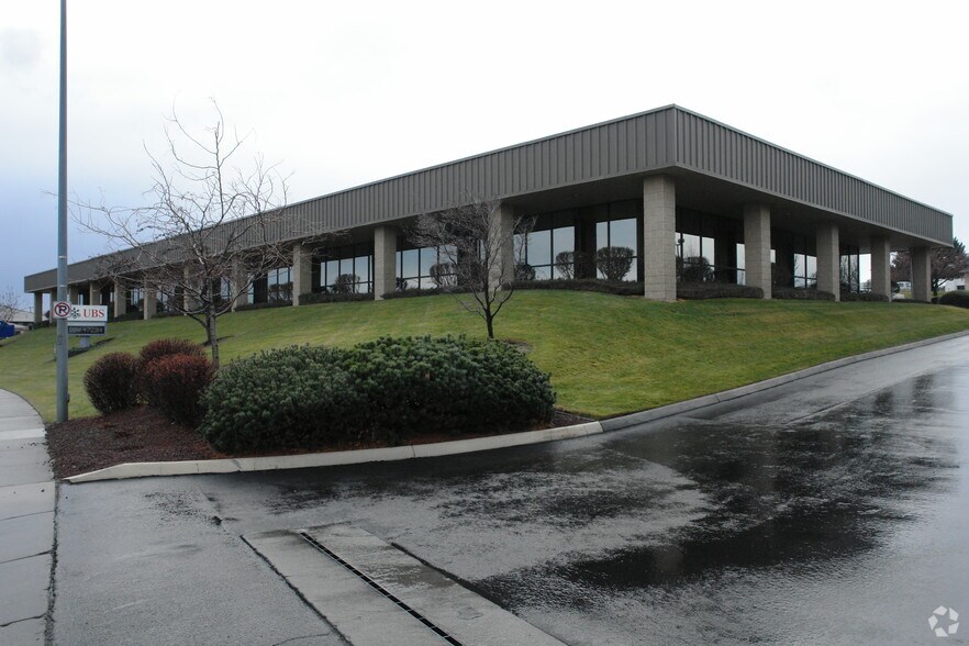 8203 W Quinault Dr, Kennewick, WA à louer - Photo de l’immeuble – Image 2 sur 9