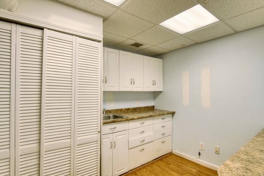 2814 Middletown Rd, Bronx, NY à louer - Photo intérieure – Image 2 sur 7