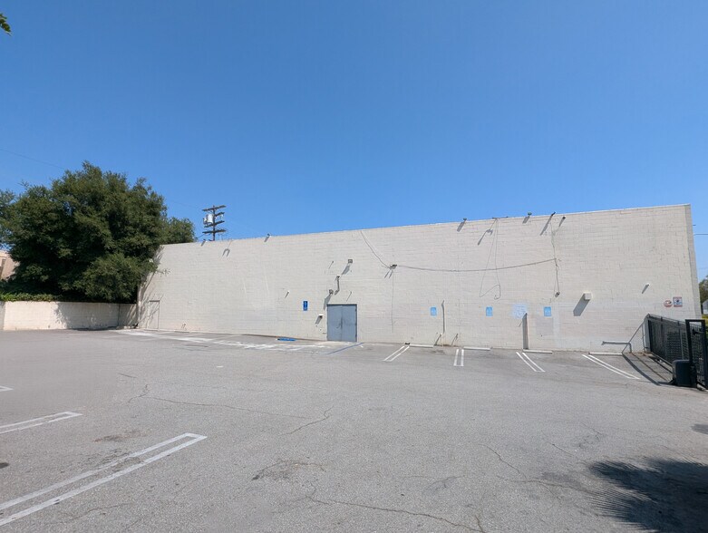 2829 N San Fernando Rd, Los Angeles, CA à louer - Photo de l’immeuble – Image 3 sur 10