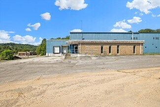 Plus de détails pour 119 N Main St, Byrdstown, TN - Industriel/Logistique à vendre
