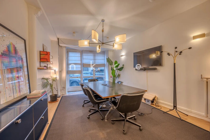 Local commercial dans Paris à louer - Photo de l’immeuble – Image 2 sur 13