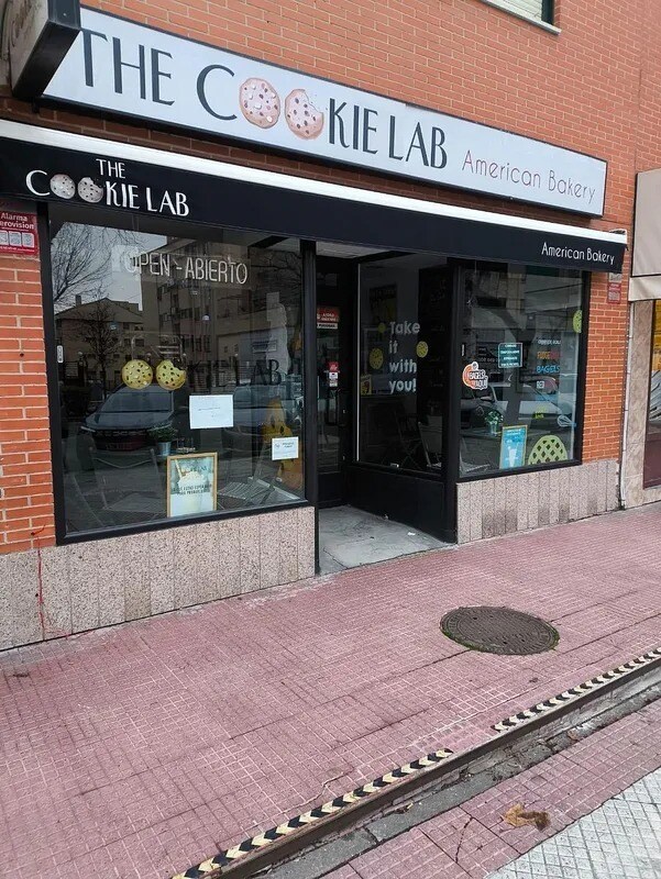 Local commercial dans Alcobendas, Madrid à louer Photo de l’immeuble– Image 1 sur 4