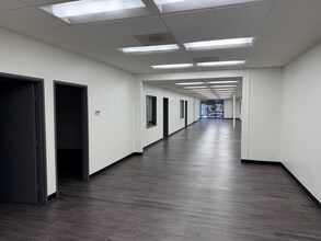 8320-8400 Isis Ave, Los Angeles, CA à louer Photo intérieure– Image 1 sur 4