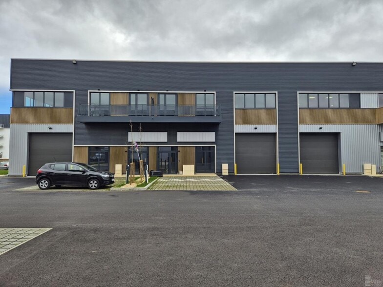 Industriel/Logistique dans Chalifert à louer - Photo de l’immeuble – Image 1 sur 11