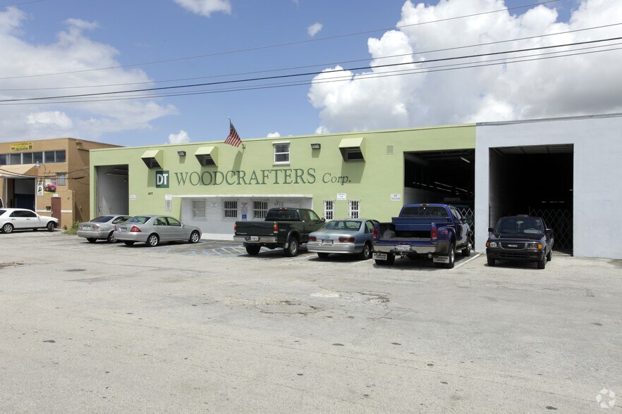 1677 W 31st Pl, Hialeah, FL à louer - Photo de l’immeuble – Image 2 sur 18