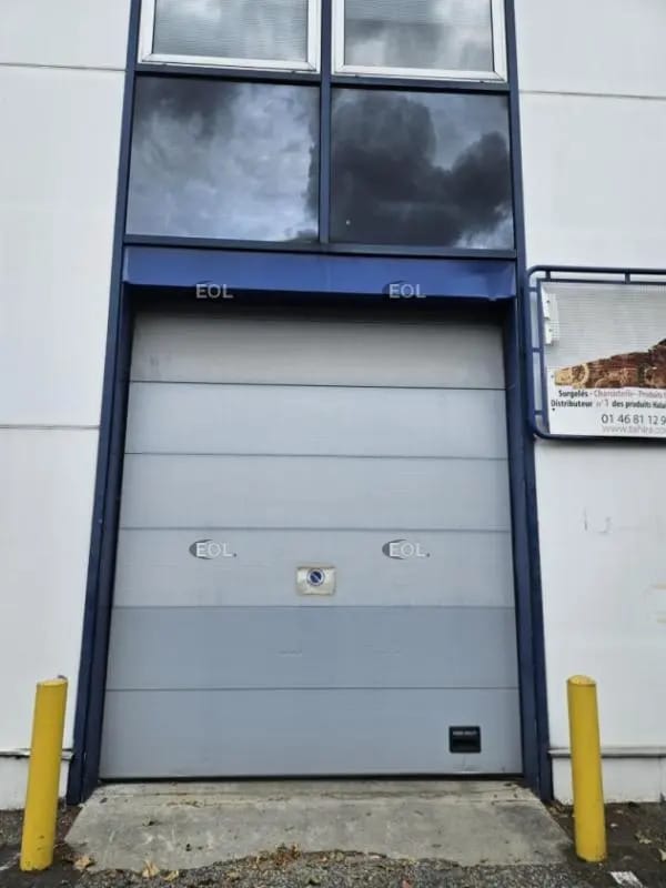 Local d’activités dans Vitry-sur-Seine à louer Photo de l’immeuble– Image 1 sur 9