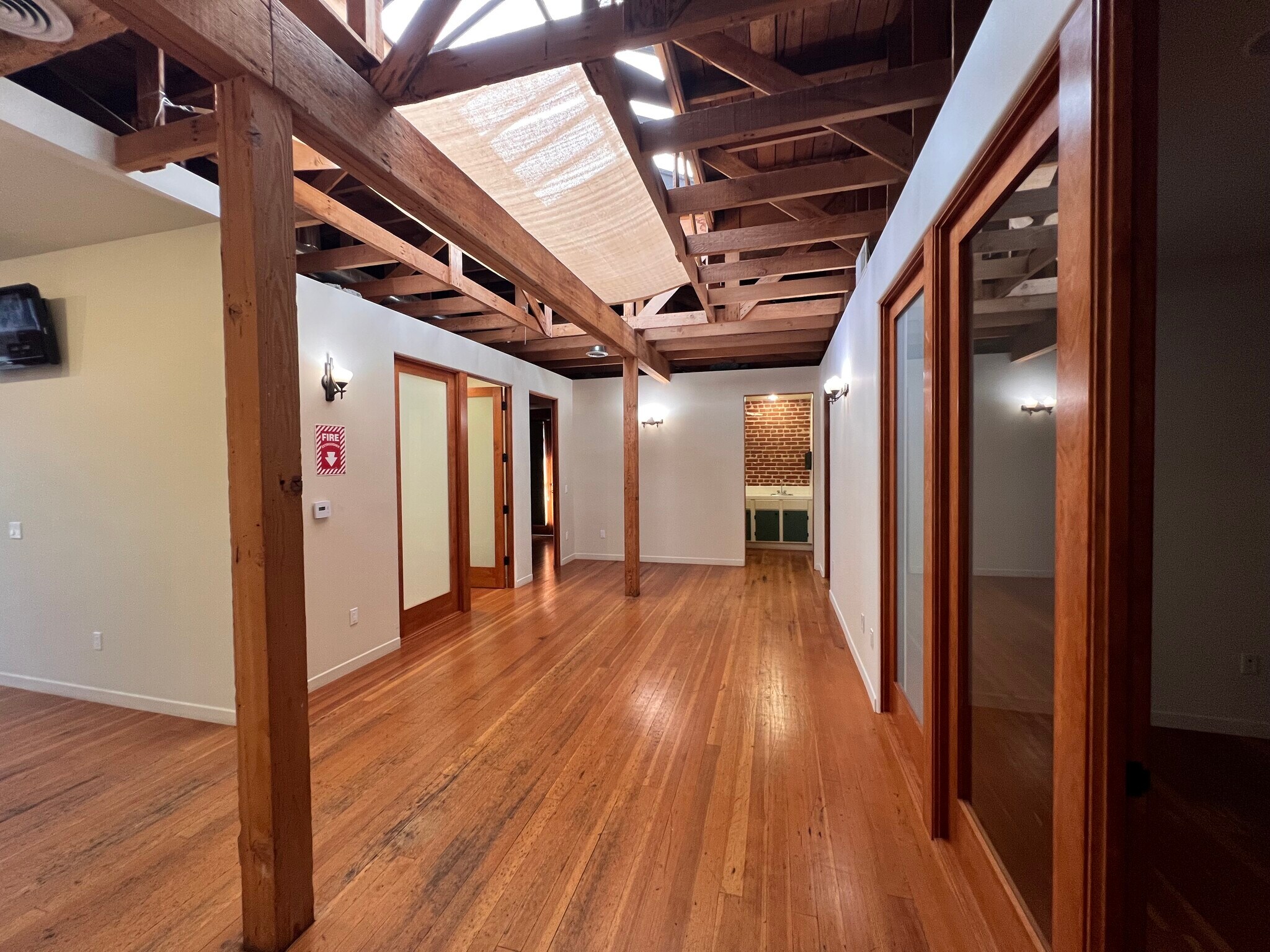 216 N 8th St, Santa Paula, CA à louer Photo de l’immeuble– Image 1 sur 12