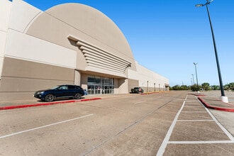 8800 W Sam Houston Pky S, Houston, TX à louer Photo intérieure– Image 2 sur 19