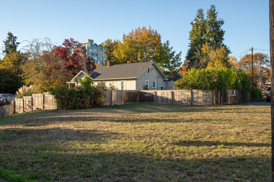 W. 15th Avenue, Eugene, OR à vendre - Photo principale – Image 1 sur 5