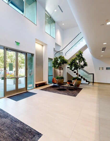 2901 Tasman Dr, Santa Clara, CA à louer - Hall d’entrée – Image 2 sur 7