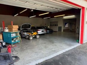 11846 SE Stark St, Portland, OR à vendre Photo intérieure– Image 2 sur 3