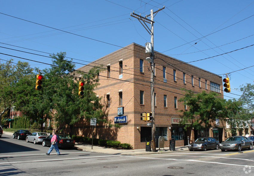 1824 Murray Ave, Pittsburgh, PA à louer - Photo de l’immeuble – Image 1 sur 3